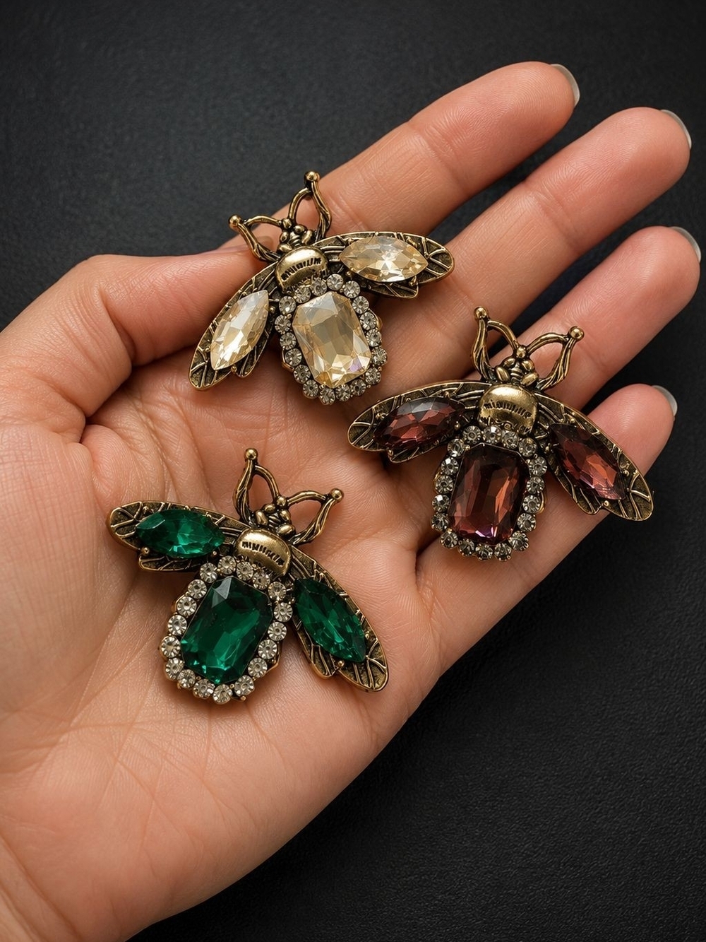 Gold Bee Brooch with Emerald Green Stones - Picture 6 of 8